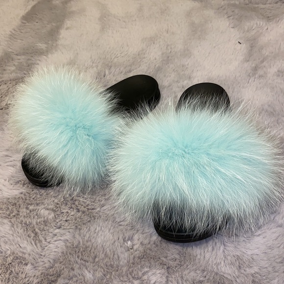 Shoes - Sold 💕FOX FUR SLIDES